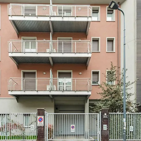 Candiani F2 Trilocale 2 Livelli Apartment